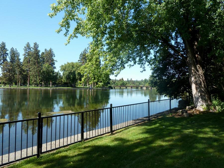 Mirror Pond Bungalow Бенд Екстериор снимка